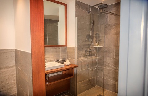 Saint-Pierre Hotel | Le Battant Des Lames