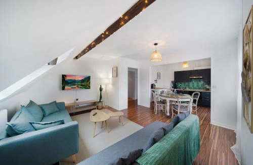 Maladiere Apartment | Le Beau Marchais - Proche centre & Spacieux