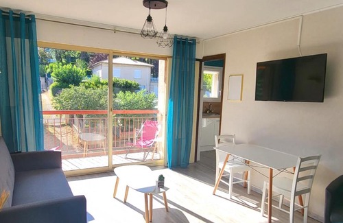 Greoux-les-Bains Apartment | Le Bel Air - Central avec Climatisation & Parking