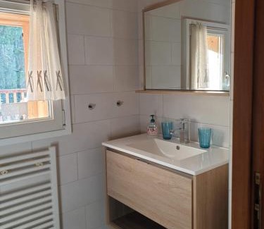 Les Praz-de-Chamonix Ski Chalet | Le Bivouac