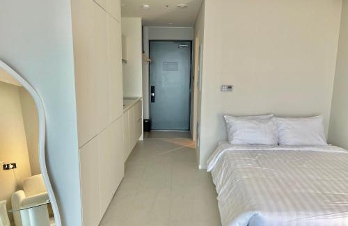 Yangyang Hotel | Le Bleu Naksan by Orot
