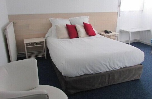 Barbezieux-Saint-Hilaire Hotel | Le Bon Repos