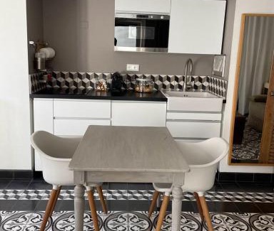 Cadereau Apartment | Le bonheur de la campagne à la ville - Grand studio en plein coeur de la ville