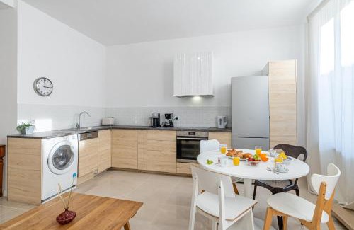 Bonneveine Apartment | Le Borély: Appartement climatisé avec 2 chambres, à 800m de la plage