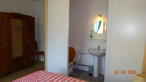 Chenecey-Buillon Apartment | Le Bord de Loue