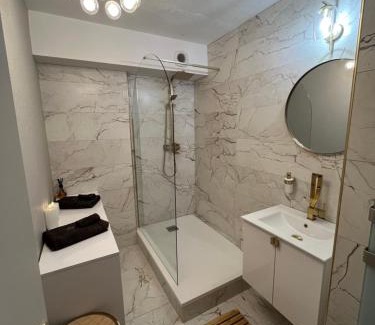 Saint-Leonard Apartment | « Le Boudoir d’Elodie » le Spa Romantique