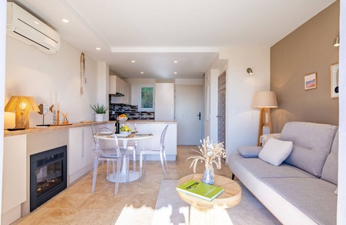 La Nartelle House | Le Bougainvillier by Interhome