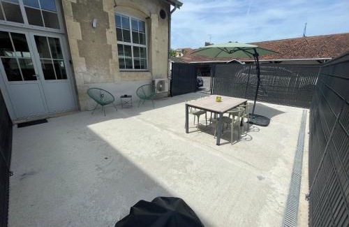 Dole Apartment | Le Côté Cour