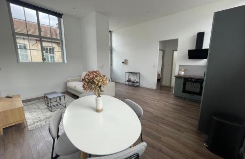 Dole Apartment | Le Côté Cour