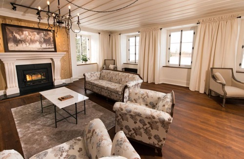 Saint-Roch-des-Aulnaies House | Le Canadien - room (2) with private bathroom Enr. 304001