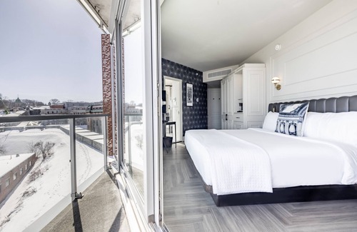 Vieux-Quebec-Cap-Blanc-colline Parlementaire Hotel | Le Capitole Hôtel