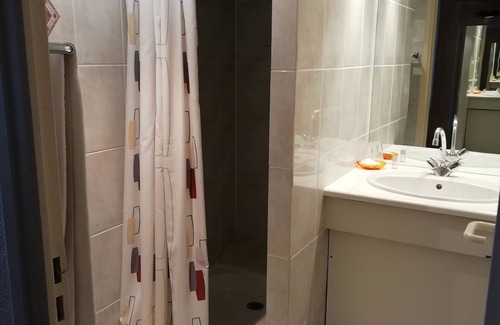 Chauvigny Hotel | Le Chalet Fleuri