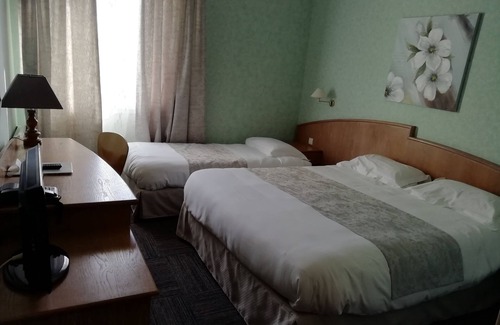 Chauvigny Hotel | Le Chalet Fleuri