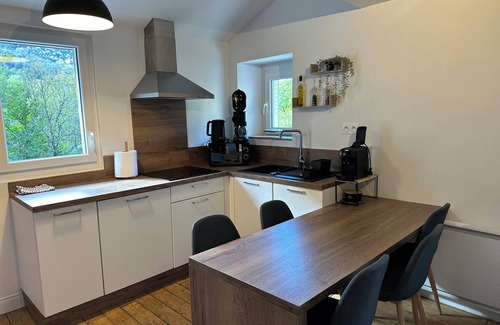 Savignac-les-Ormeaux Apartment | Le chalet - 5-person apartment with parking