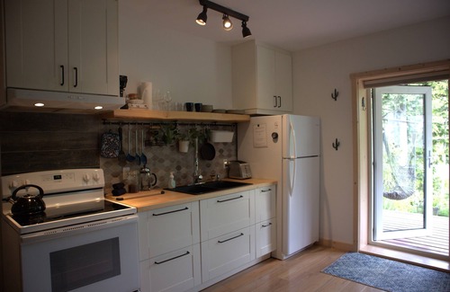 Ucluelet Apartment | Le Chalet Waterfront Studio w View + Kitchen + Patio & Laundry