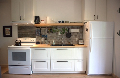 Ucluelet Apartment | Le Chalet Waterfront Studio w View + Kitchen + Patio & Laundry