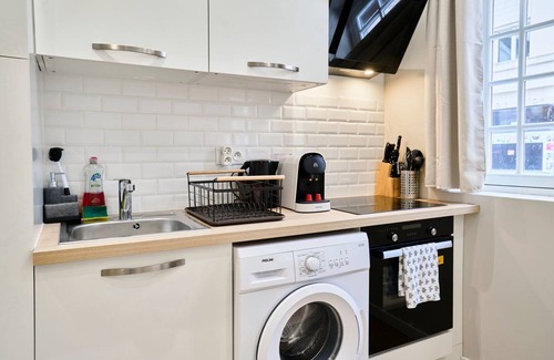 Old Town Apartment | Le Champenois*Central*Gare*WiFi*1*Mon Groom