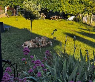 Nantheuil Bed & Breakfast | Le Chant Des Roseaux