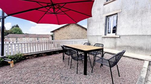 Saint-Mathieu House | Le charron