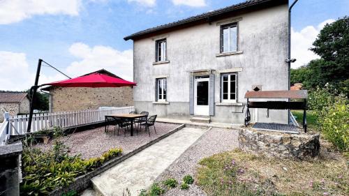 Saint-Mathieu House | Le charron