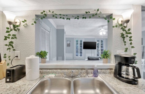 Hyde Park Apartment | Le Chateau on Bayshore