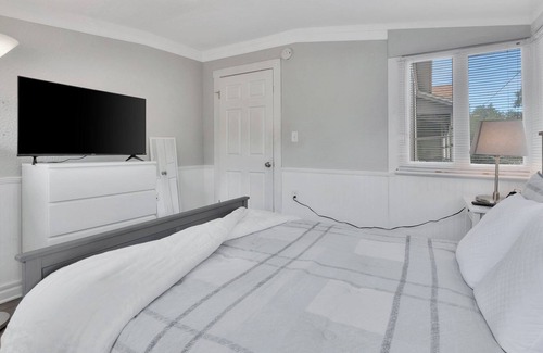 Hyde Park Apartment | Le Chateau on Bayshore