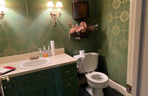 Goldsboro Apartment | Le Chateau