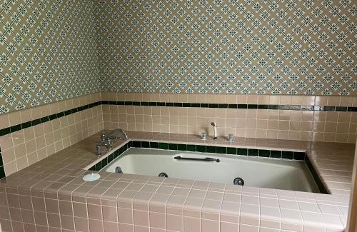 Goldsboro Apartment | Le Chateau