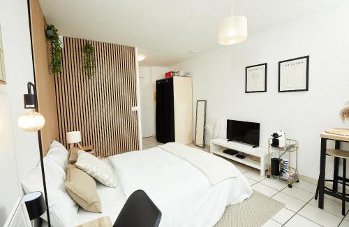 Hopitaux-Facultes Apartment | Le Chic Urbain - Hôpitaux Facultés - Chateau d'Ô - Free Parking