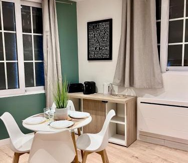 Dammartin-en-Goele Apartment | « Le City » proche aéroport CDG, Parc Astérix, Disney,