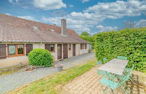 Gueugnon House | Le Clos de Villecourt - Piscine Privée