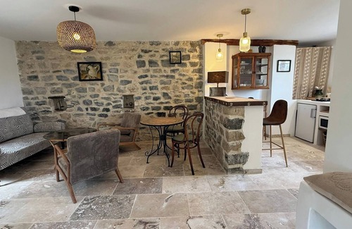 Vaison-la-Romaine Apartment | Le clos des Pigières P'tit Gîte in the countryside 2 mn from Vaison la Romaine