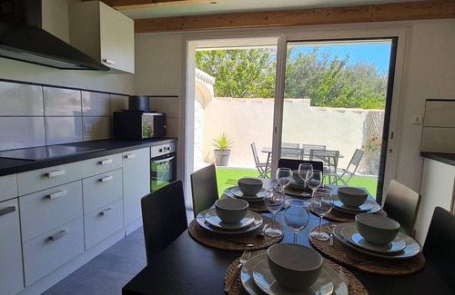 Martigues House | Le Cocon des Bois