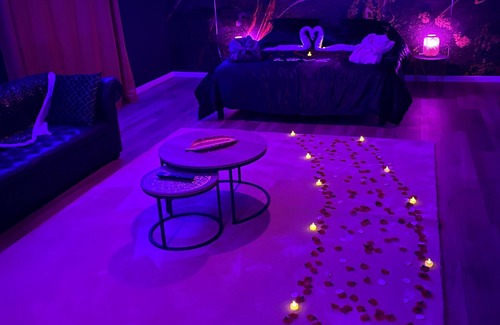 Port-sur-Saone Apartment | Le Cocon Doré Love Room Balnéothérapie