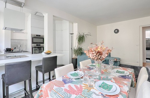 Quartier Sainte-Marguerite Apartment | Le Coin des Lecteurs - 1er arrondissement 75m²