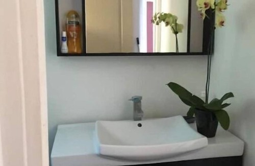 Petite-Ile Apartment | Le Corail - Appartement Avec Jacuzzi Privé Avec Terrasse vu sur mer