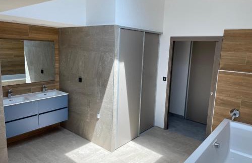 Meze Apartment | Le Corail