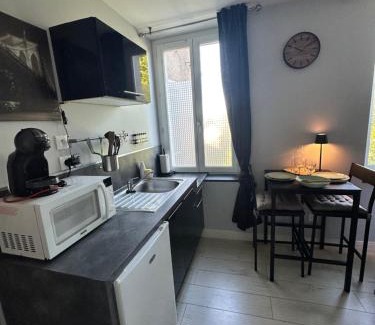 Nazelles-Negron Apartment | Le Cosy De La Gare 3