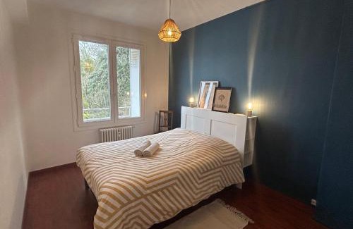 Poitiers Apartment | Le Coteau city center near train station