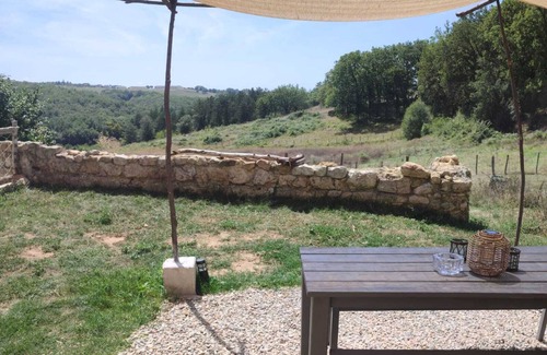 Salignac-Eyvignes Cottage | Le Cottage des Acacias - un Logis Nature, une Piscine Naturelle et des Animaux!