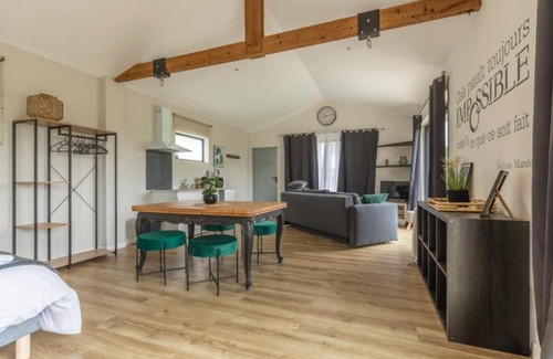 Ondes Apartment | LE CRESPYS - Studio moderne, 30min Toulouse et Montauban, cadre champêtre