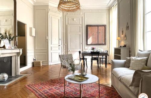 Quartier Vieux Marche-Cathedrale Apartment | Le Crosne - Parking - Prestige - Calm