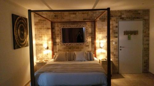 Cornillon-Confoux Hotel | Le Devem De Mirapier