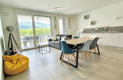 Aix-les-Bains Apartment | Le Dolce: lake, beach, parking
