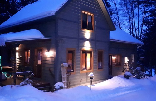 Frampton Ski Chalet | Le Domaine de l'Étang, Confort Chalet: 2 adults and 2 children