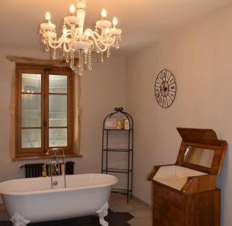 Chauffailles House | Le Domaine de la Source