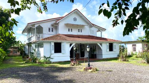 Fort-de-France Villa | le Domaine de la Trace plongez dans le XIXe siècle