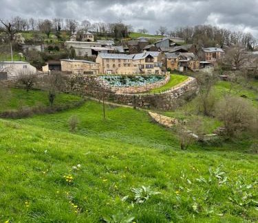 Saint-Laurent-d'Olt House | LE DOMAINE DU BEZ GITE DE michel PISCINE SAUNA HAMMAM SPA