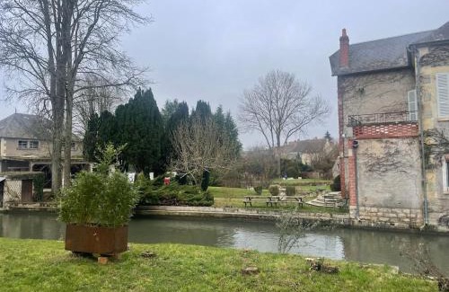 Donzy House | Le Douze, au bord de la rivière