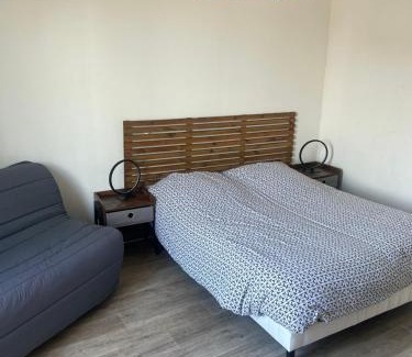Dieppe Apartment | Le famillial , 2 chambres, 4 lits double Avec parking PRIVE 1 VOITURE, NETFLIX, DISNEY PLUS DISPONIBLE